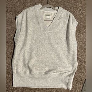 Abercrombie & Fitch Gray Sleeveless V-Neck Sweatshirt Pullover Vest Small